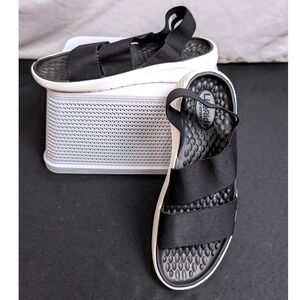Crocs LiteRide Stretch Sandal ~ Black/White ~Size 7~ Strappy Comfort/Foam Insole